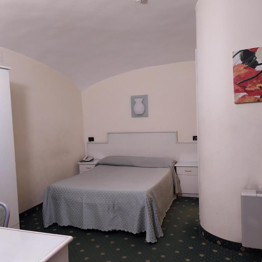 Hotel Priscilla Рим Экстерьер фото